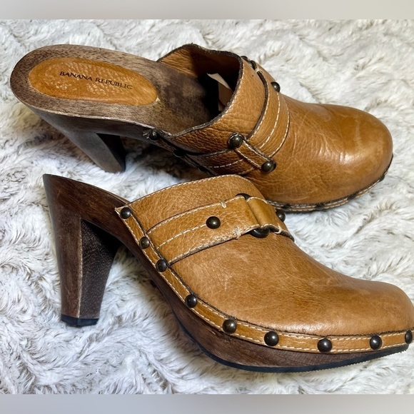 Y2K Vintage Style Banana Republic Women's Leather Wooden Clogs Boho Chic 
Size10 - Picture 1 of 9